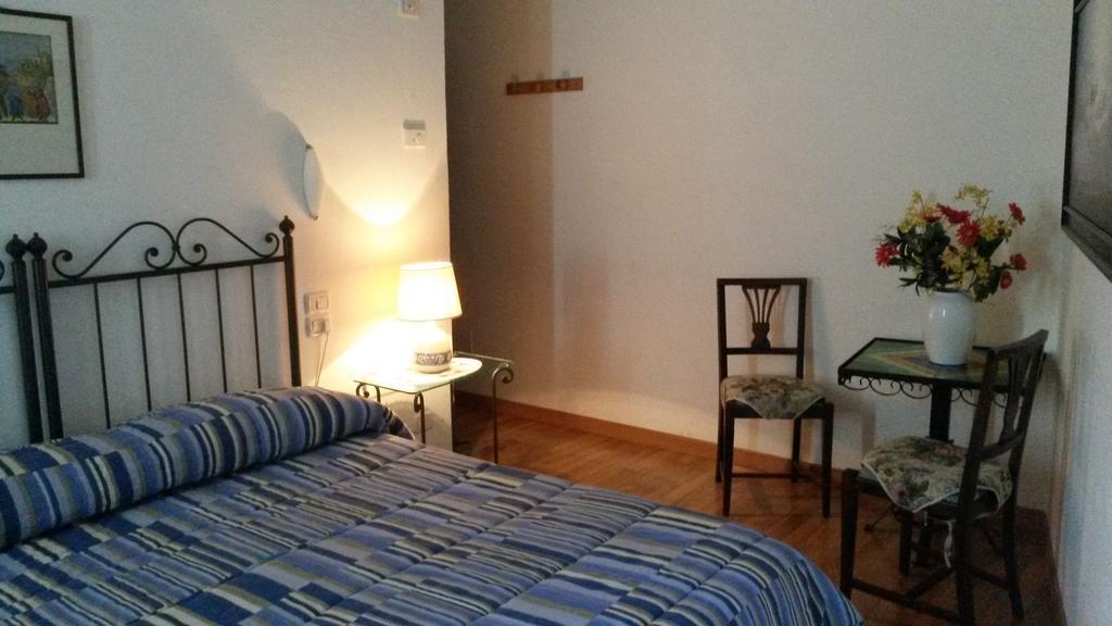 Camere Carli Asís Habitación foto